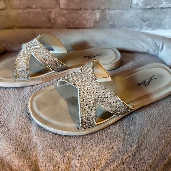 Rhinestone covered X band slide sandals with memory foam base size 9 - Picture 4 of 8